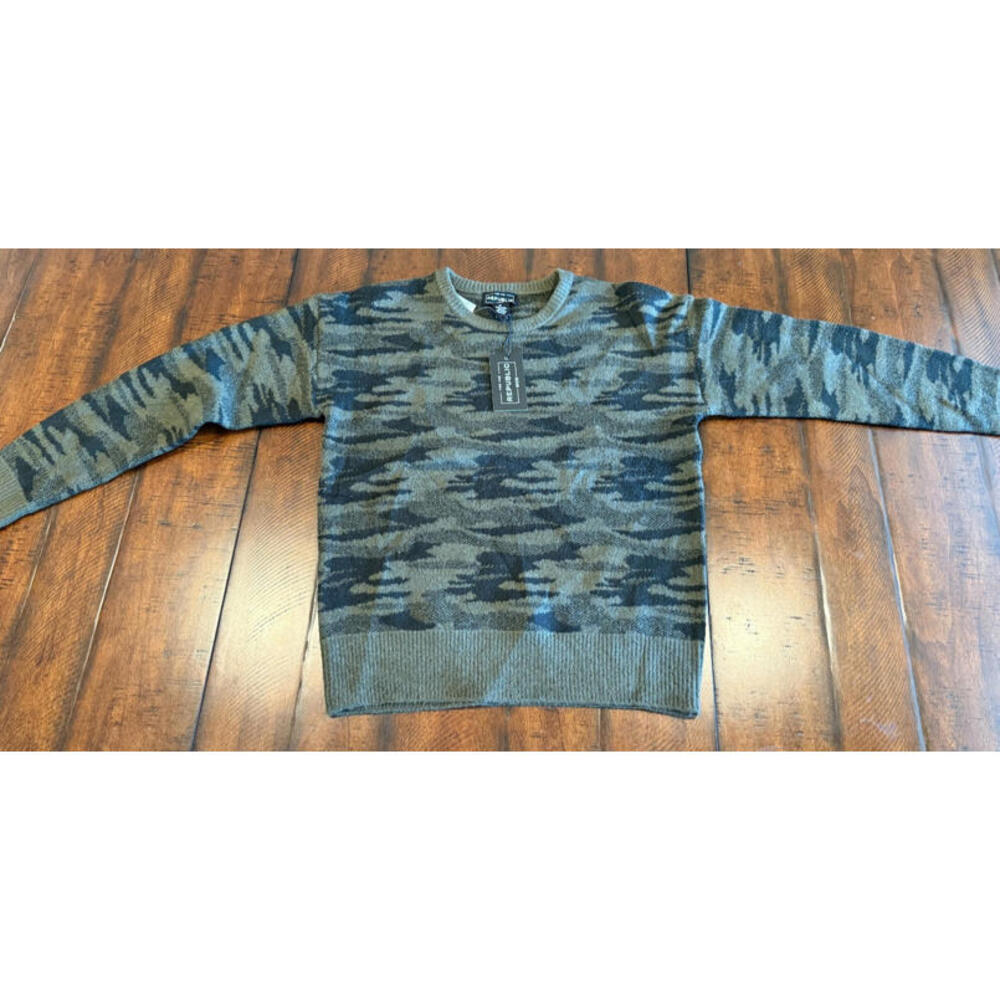For The Republic Men’s Camo Sweater - Green/Black - Size Medium  NWT